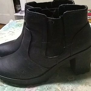 High heel boots